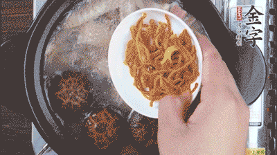 放蟲草花再煮10分鐘。