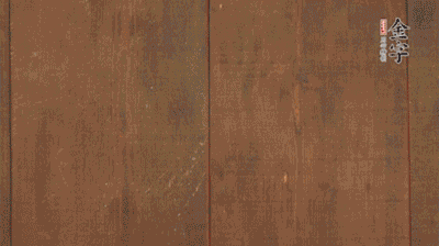 老豆腐切成塊。