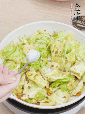 一點鹽、糖調(diào)味。