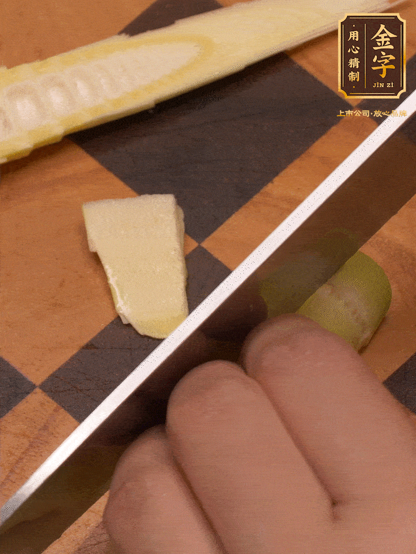 雷筍，剝?nèi)ネ鈿?，切成?>
					</div>
					<span>步驟 3/7</span>
					<p>雷筍，剝?nèi)ネ鈿ぃ谐啥?/p>
				</li><li>
					<div   id=