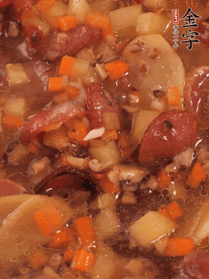 加大半碗水，沒過大部分食材