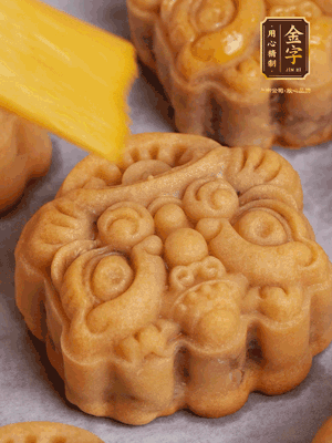 冷卻5分鐘刷上蛋液，160℃再烤10分鐘，回油1晚更香