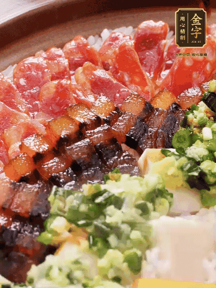 淋上蔥姜醬和少許醬油，攪拌均勻