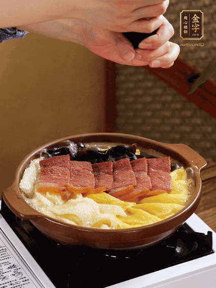 加水沒過食材，煮15-20分鐘